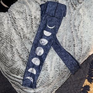 Moon phases yoga pants, 3/4 length, size s, high waist